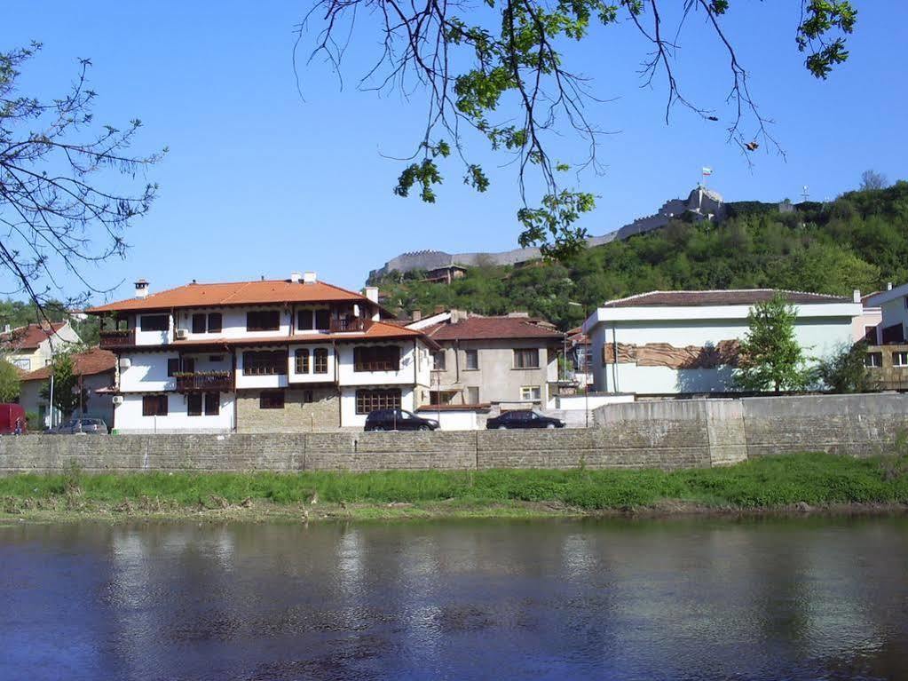 Family Hotel Varosha 2003 Łowecz Zewnętrze zdjęcie
